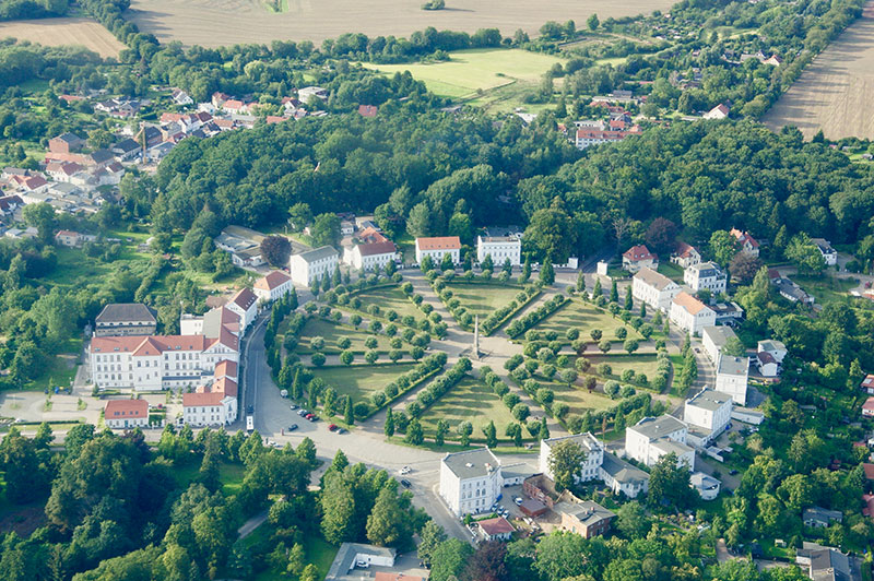 Umgebung_Luftbild-Schloss.jpg